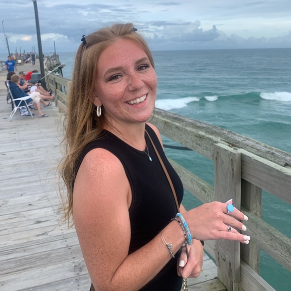 Meet your Posher, Lexxi - Picture 1 of 1